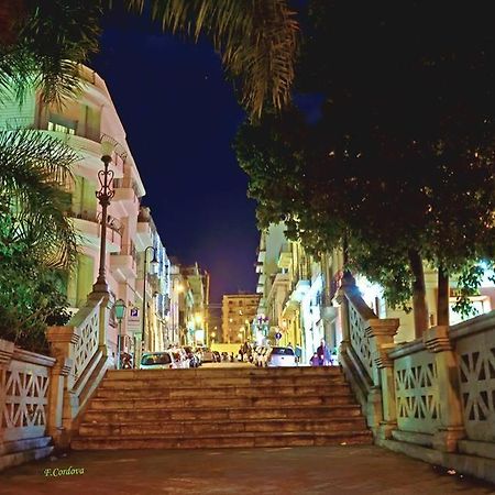 Reggio Central House Low Cost Per 4 Reggio di Calabria Zewnętrze zdjęcie